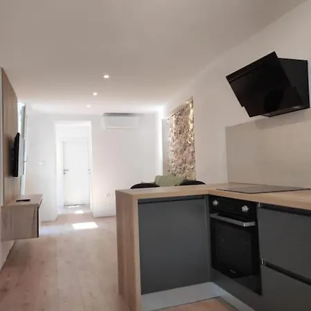 Apartamento Hide In Center Of *